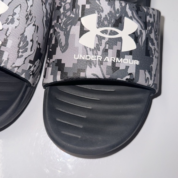 Under Armour Kids Camo Black Slide Sandals boys youth size 5 - Picture 2 of 4
